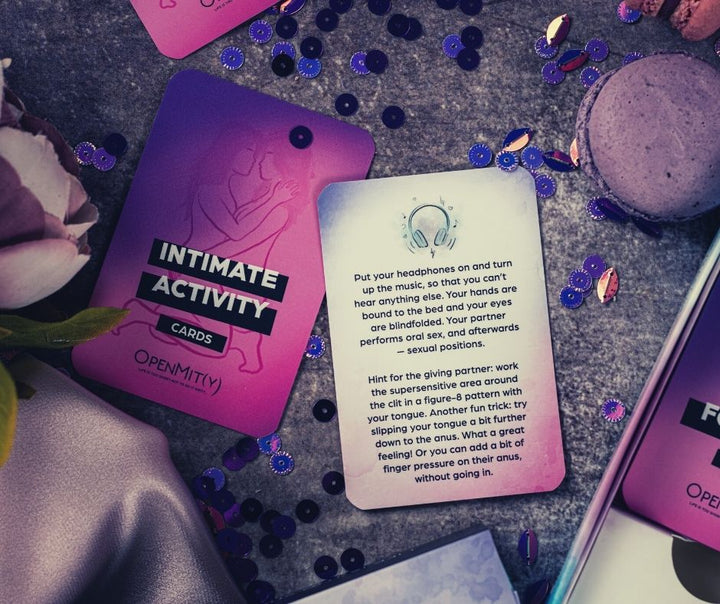 Lesbian couples gift - intimacy game for female couples